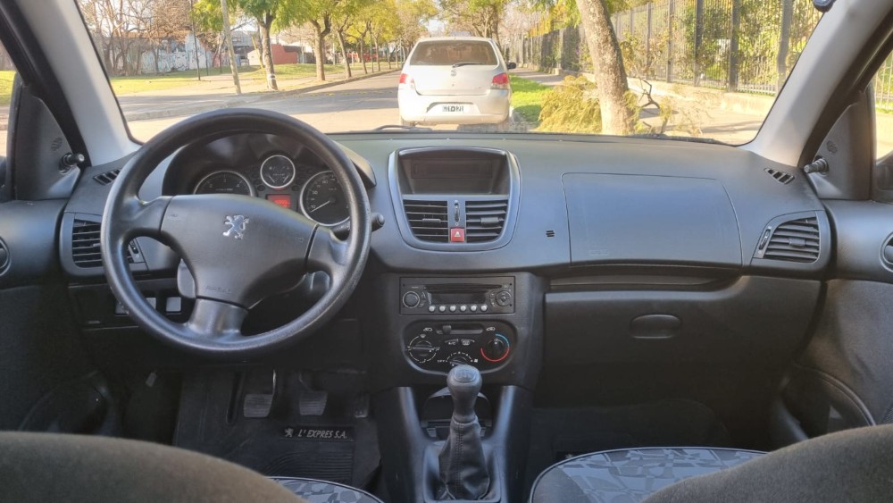 Peugeot 207 Compact XS 1.9 D — foto 4